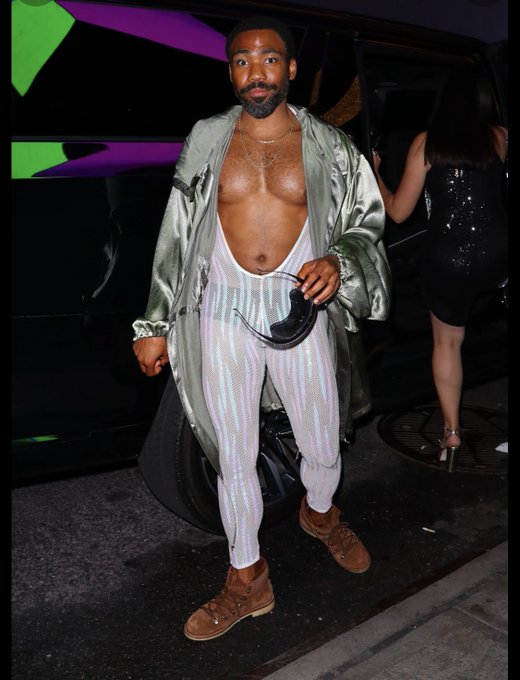 Donald Glover wore this outfit to Beyonc&eacute;&rsquo;s party. I told the amazing Rob Harmon I loved it. He told<a href="/tag/southafrica"class="tags"><span>#southafrica</span></a><a href="/tag/uwf"class="tags"><span>#uwf</span></a>