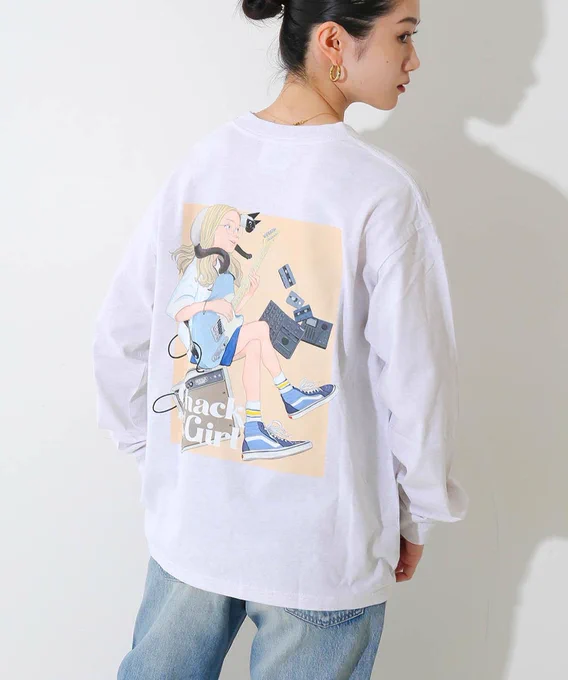 BAYCREW'Sとのコラボレーションで"Chack and the Girl"のロンTとバッグが受注販売にてリリースされます。私自身が90年代にリアルに使っていた4トラックMTRやドラムマシン、メタルのカセットテープ、バンズを描き込んで思い入れたっぷりのアイテムとなっております。 