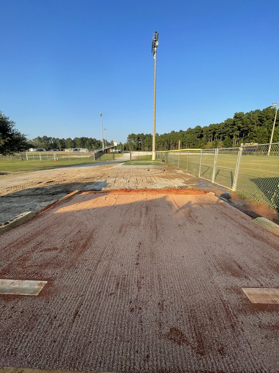 ModernTurfSport's tweet photo. Busy month at @LadyJacketsSB and @ahs_jackets for our guys. New irrigation, along with a complete rip out and re grade of both fields. New Bermuda surfaces on each field along with new home and visitor bullpens. We can’t wait to see these two this spring season. #weworkyouplay https://t.co/JS9TUEWQWx