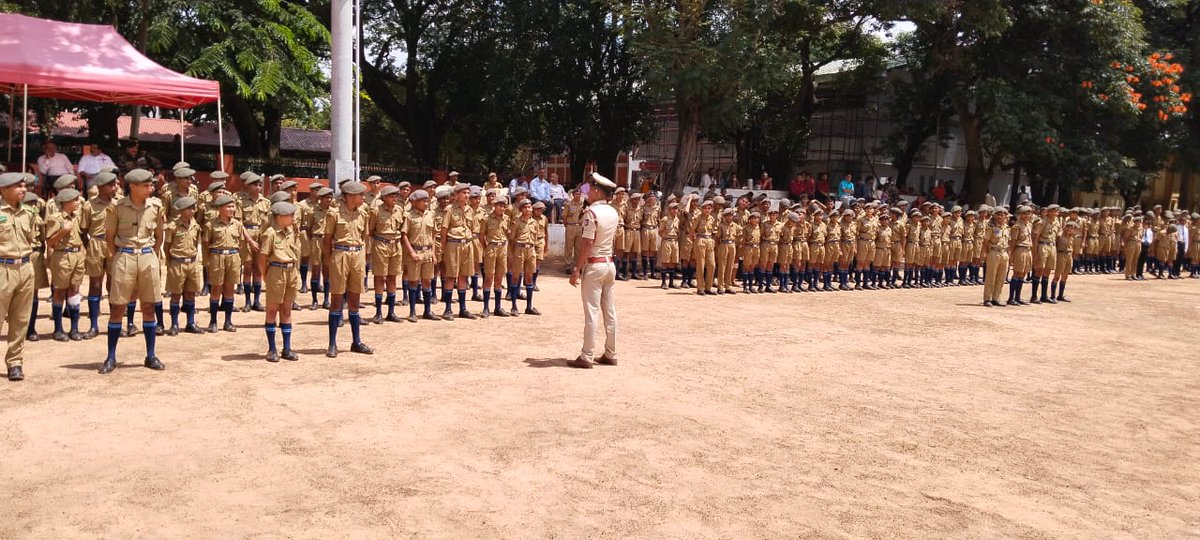 GeorgianBlore's tweet photo. #FireSafetyAwarenessProgram
To sensitize staff & cadets about the life saving & rescue techniques in case of fire was demonstrated by #FSO Banaswadi Fire Station & #FSAI Team.
#SheelamParamBhushanam
Courtesy : 3388/RH Mr Mithun J Secy FSAI ( Bangalore Chapter) https://t.co/Wl6nLzpVeo