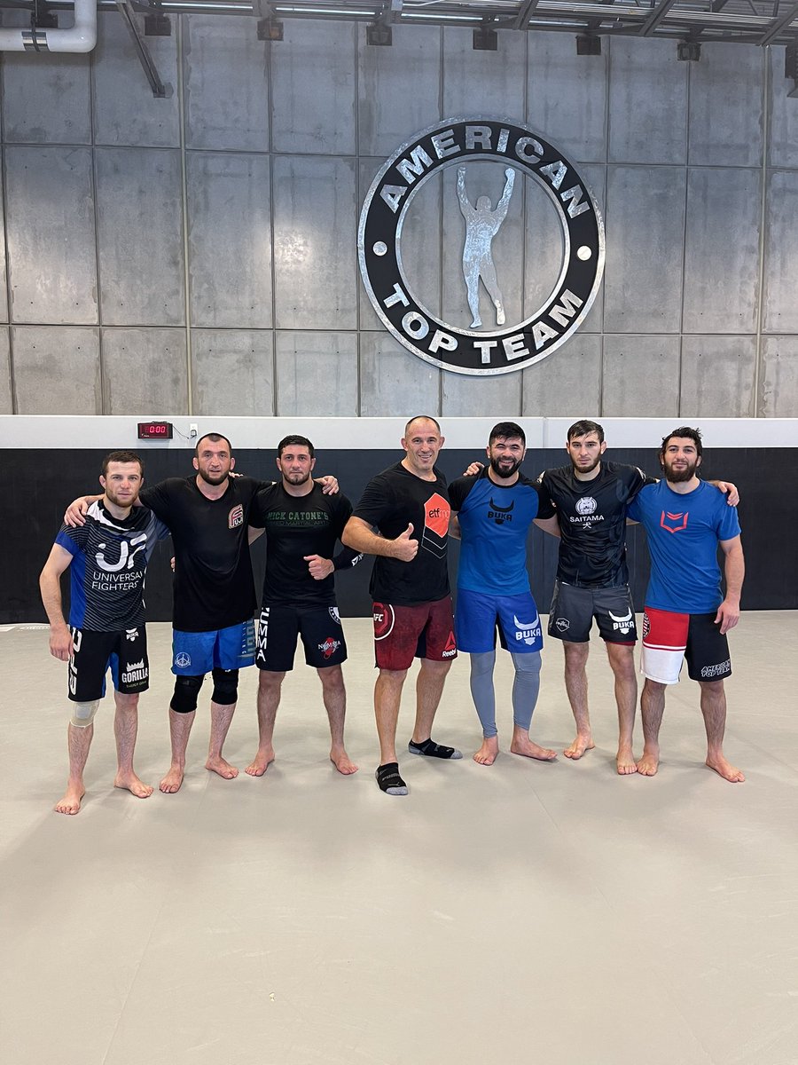 oleynikufc's tweet photo. TEAM
В графе «occupation”, пишем «нет, просто туристы»
#sport #mma #ufc #etfmg #gym #attnation #мма #спорт @ETFMG_CEO @ETFMG @zitopartners https://t.co/Wh0UhIotH2