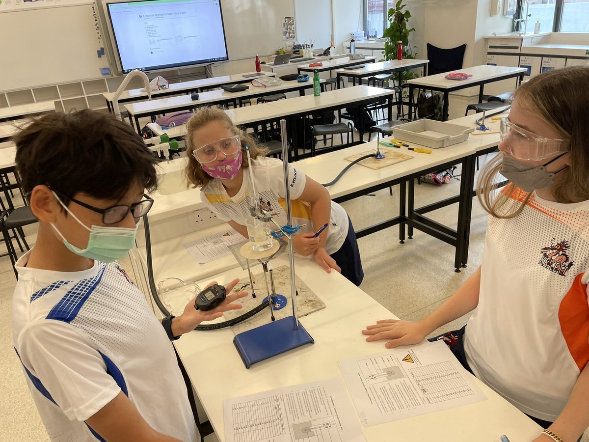 KellettScience's tweet photo. Students in Y7 investigating changes of state and determining the melting point of stearic acid. Students are blending practical work with technology to process results and summarise with an informative poster. @KellettSchool #practicalscience #edtech https://t.co/krAOMFNAI6