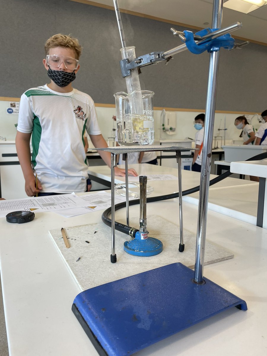 KellettScience's tweet photo. Students in Y7 investigating changes of state and determining the melting point of stearic acid. Students are blending practical work with technology to process results and summarise with an informative poster. @KellettSchool #practicalscience #edtech https://t.co/krAOMFNAI6