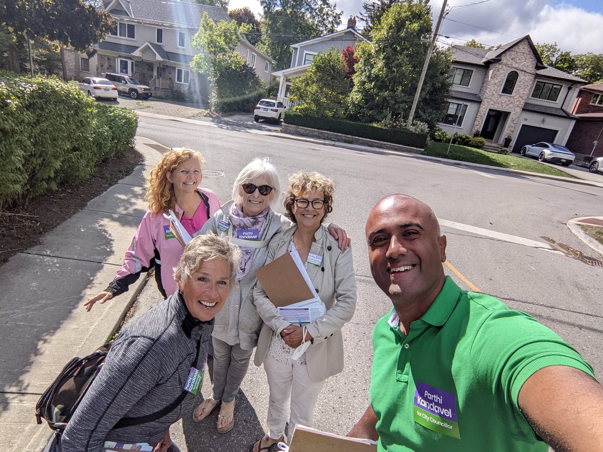 ParthiKandavel's tweet photo. Catchin' lawn signs with the OGs 🙌🏽
#ScarboroughSouthwest
#ForWard20
#VisionAndVoice
#TheChangeWeNeed
#TOpoli https://t.co/krYGtkeIKc