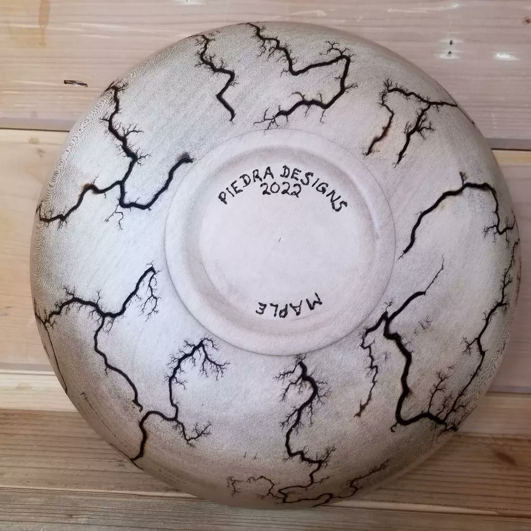 PiedraDesigns's tweet photo. Latest project. Maple bowl 8⅝" diameter x 2" tall. Has Lichtenberg burning. Finished with Ack's Abrasive Paste and Ack's Polish/Restoring Paste.
Video available on Piedra Designs channel on YouTube and Rumble.

#woodturning #woodbowl #lichtenbergburning #fractalburningwoodart https://t.co/dpTFe2mdSP