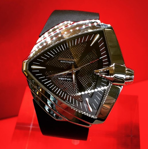 nattierg's tweet photo. Name a watch more iconic than the Ventura by @hamiltonwatch. I’ll wait. ⏱ #jaredemployee #jaredemployee💎 #hamilton #watch #watches #jewelry #elvis #ventura #classic #moldbreaking https://t.co/0yLQlbpzJp