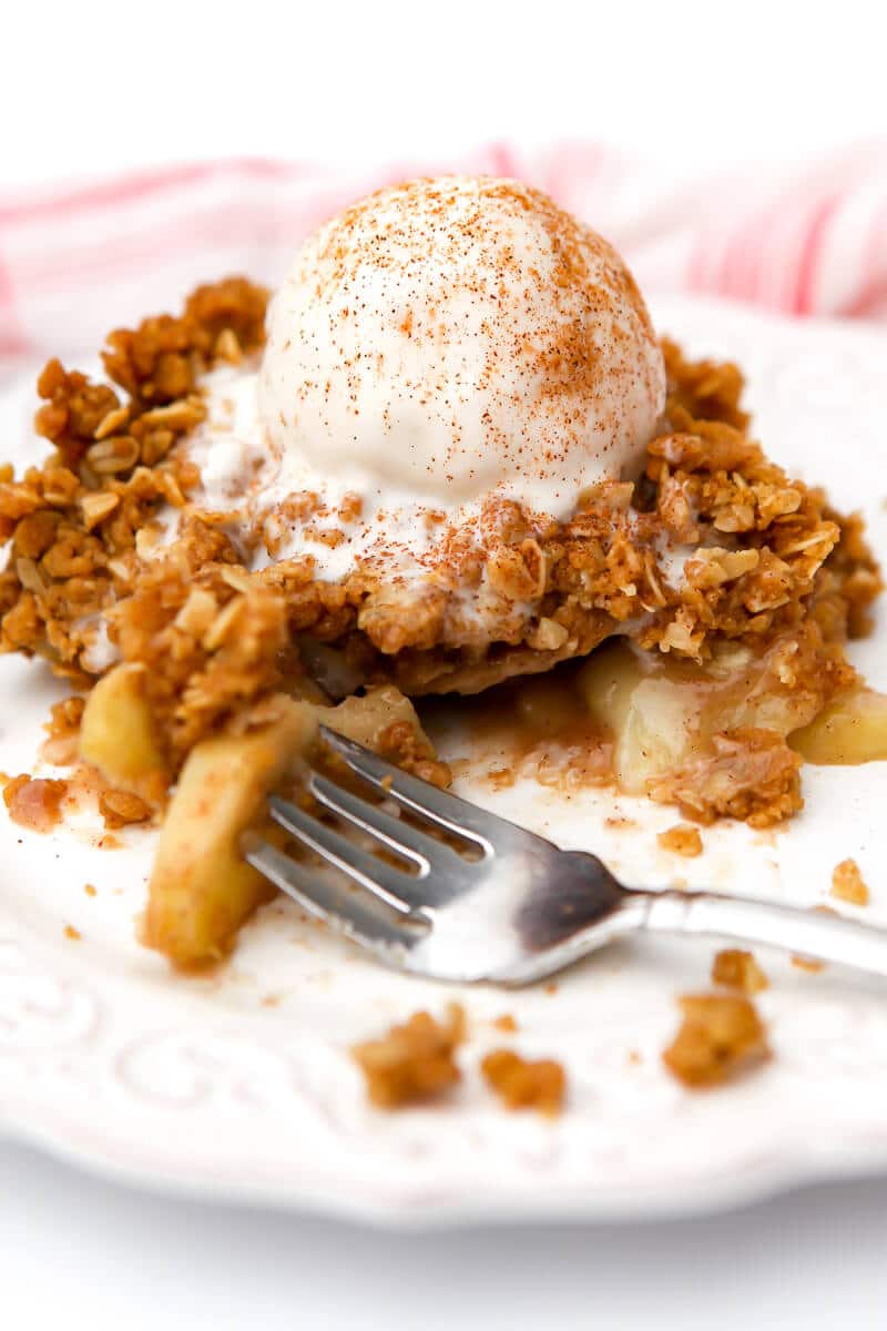 brhermon's tweet photo. The sweet taste of victory, apple #crumble, courtesy of Elvis Andrus' momma! Thanks, Elvis and the entire White Sox team! #WereReady #CLEWin #ForTheLand https://t.co/c4OZyxPwpr
