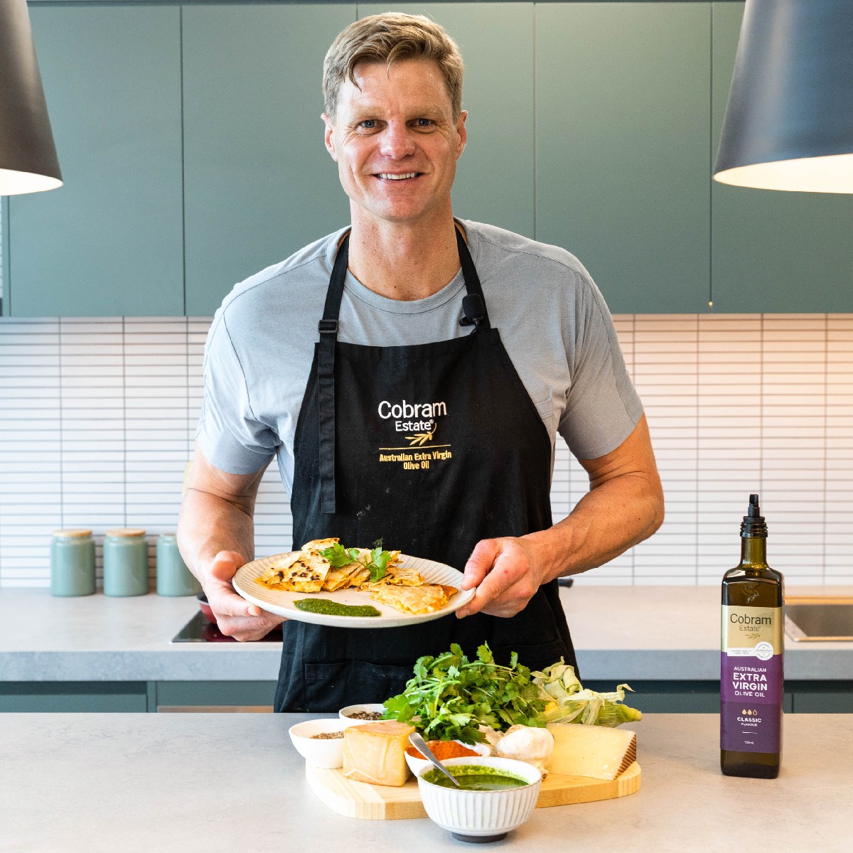 Get your #AFLGrandFinal food sorted with footy legend and foodie Nick Riewoldt's famous Corn Quesadillas - made with our Cobram Estate Classic Flavour Extra Virgin Olive Oil 🏈 

Get the recipe here at bit.ly/CobramEstate-N…
