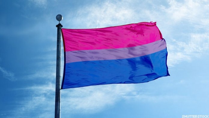 BdeBissexual's tweet photo. 23/09 - Dia da Visibilidade Bissexual 💗💜💙

Não é uma fase. Não estamos confusos. O B não é de Beyoncé. 

#OrgulhoBi #bipride #bissexual #bi https://t.co/CabRDSigEG