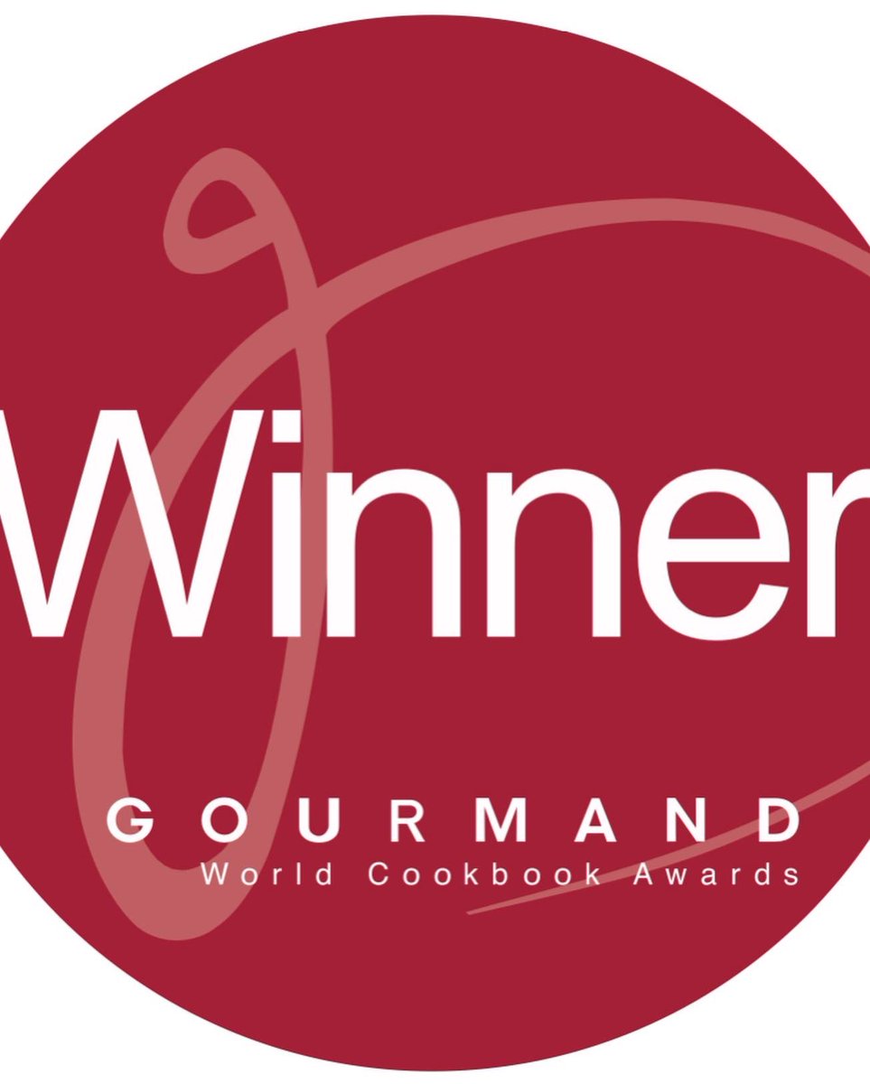 cmexicana's tweet photo. Hoy nos nominan como Mejor revista gastronómica del mundo y no podemos estar más felices y agradecidos. 15 años de trabajar por promover lo mejor de la gastronomía nacional. Gracias a los Gourmand World Cookbooks Awards. #Almanaque #CulinariaMexicana y @pdgastronomico https://t.co/TJPFRsszMr