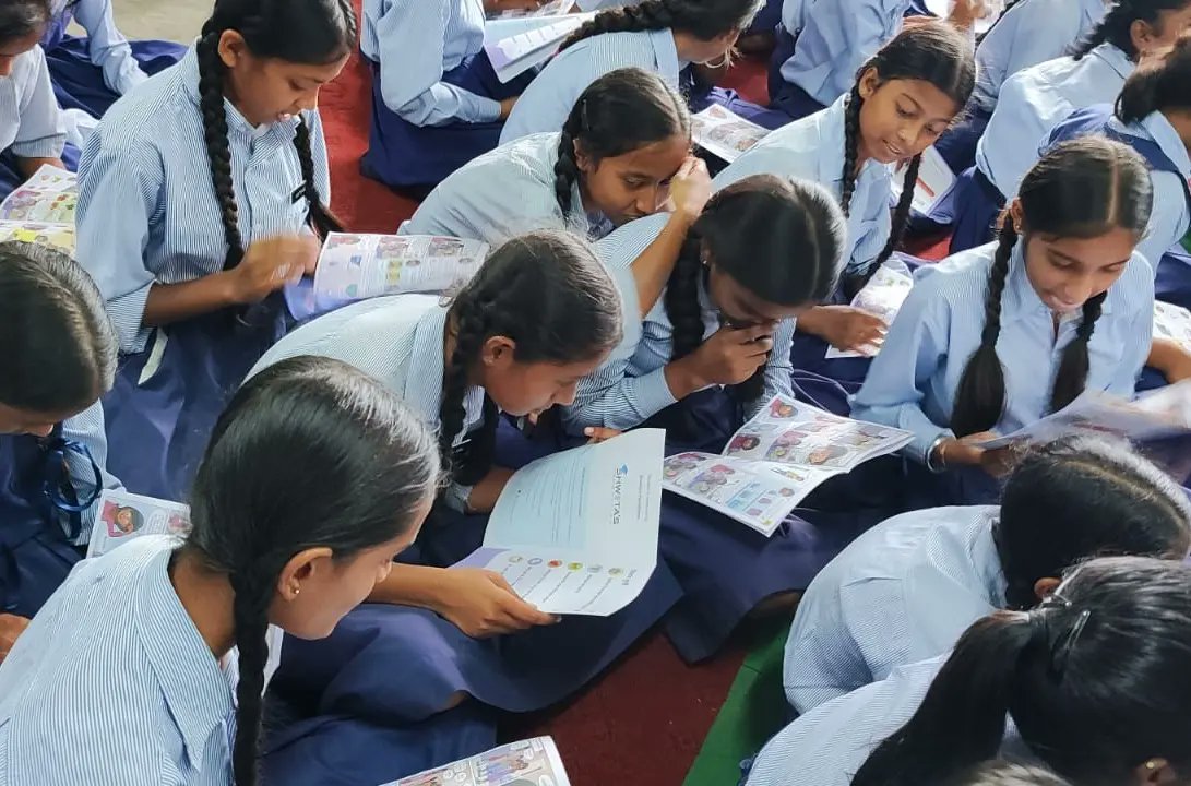 SF_NGO's tweet photo. Shweta's Foundation in association with Open Eyes Foundation distributed menstrupedia comic books to 200 girls of Government Model High School Sector 25 Chandigarh. #bepositive #Menstrupedia #menstrualhygiene #who #ngoindia #CSR #techmahindra #chandigarhuniversity https://t.co/7ynAirUahp