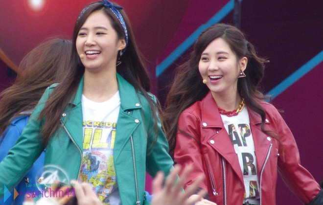 seosal2's tweet photo. Twins #YulSeo #SEOHYUN #YURI #SNSD https://t.co/rSiPIiwsYn
