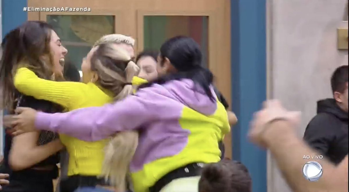 nikcomentaaa's tweet photo. tô fechado com o grupão dos cancelados e não abro mão #EliminaçãoAFazenda https://t.co/IRMyXrOgbE