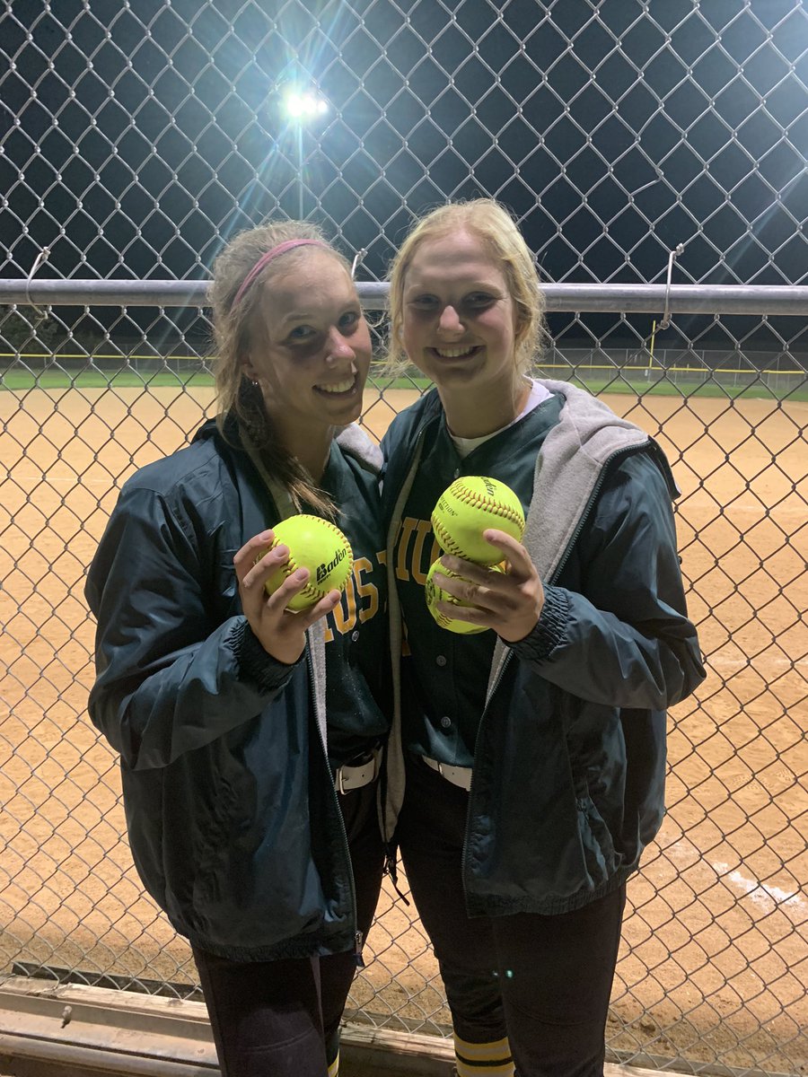 adammailander's tweet photo. @PX_SOFTBALL competed hard tonight against a great team! Keep working hard ladies! Congratulations to these 2 ladies tonight @skylarmailander hitting bomb #11 and @saraiburg06 hitting bombs #4 &amp; #5.    #rollbolts #GoldDNA

@NeGold_Neumayer @nefury00 https://t.co/gKNuoDzJLm