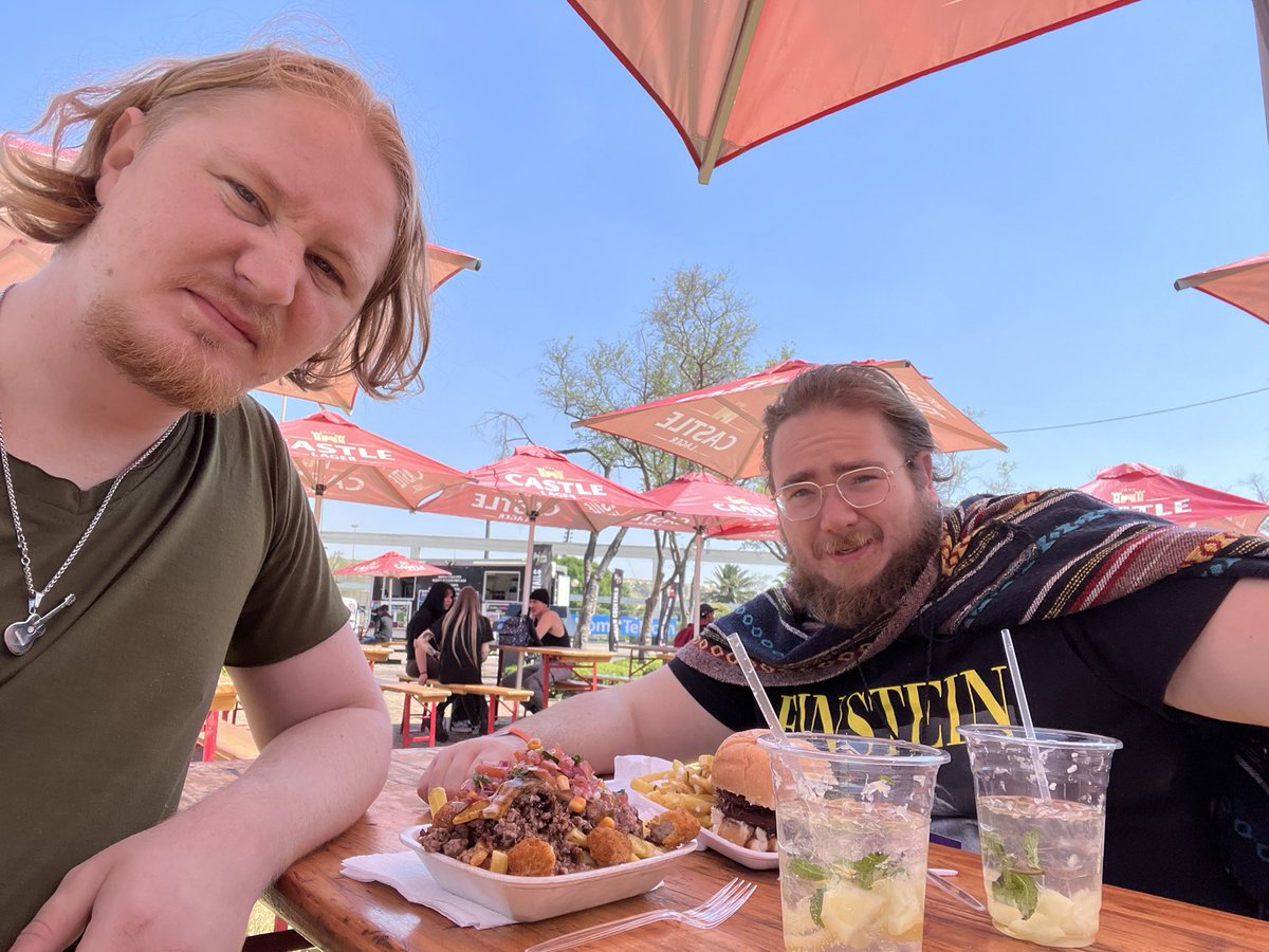 goonsquadtube's tweet photo. Breakfast @ #ComicCon https://t.co/6psxZVf7BD