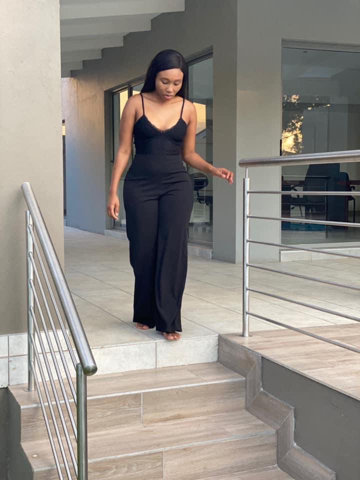kheswa_thenjiwe's tweet photo. Happy Friday ❤️❤️❤️❤️❤️ https://t.co/kRi66uIL32