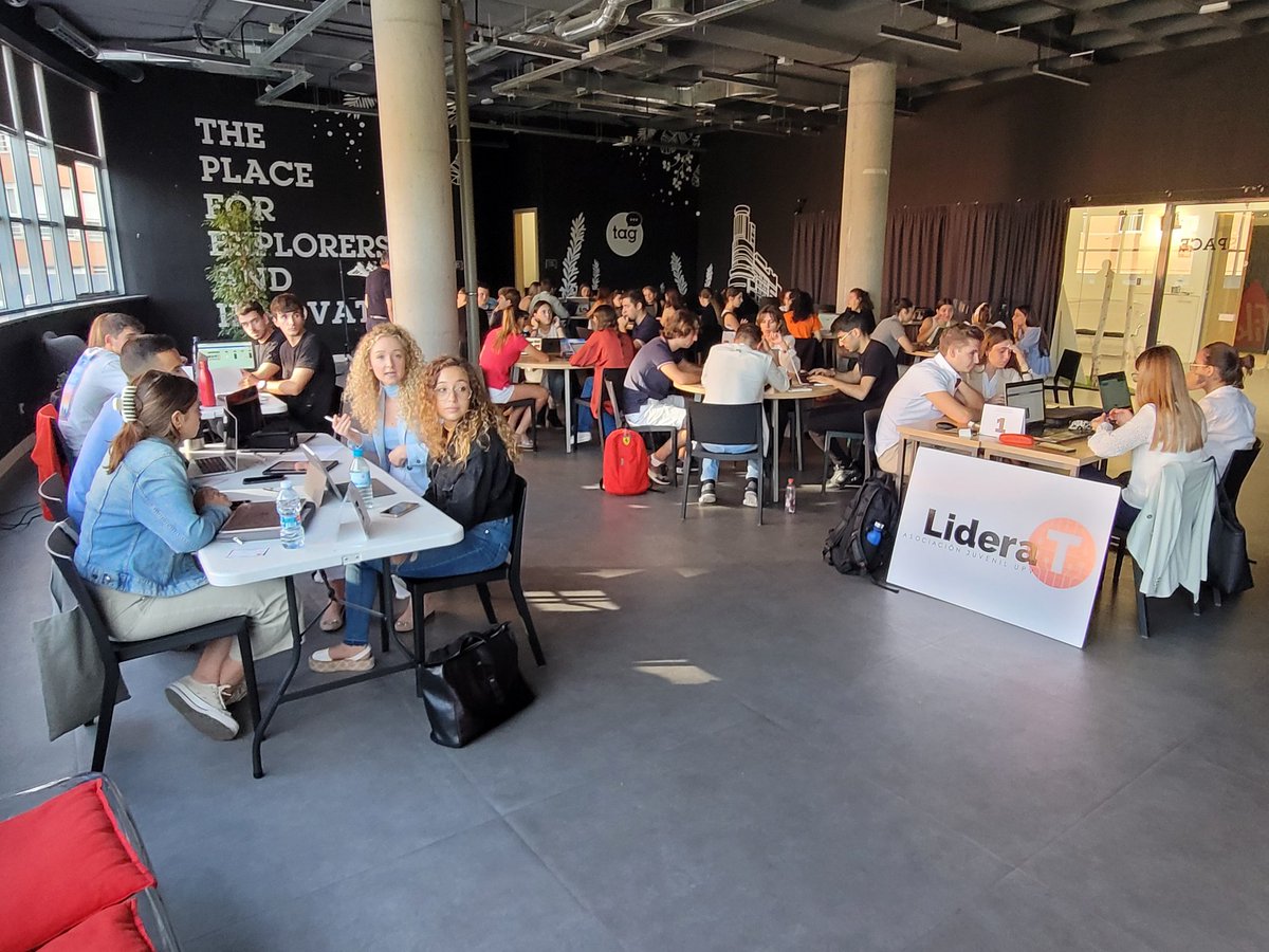 SikaSpain's tweet photo. Ya estamos liados con nuestro #SIKAHACKATHON de Industriales y Navales https://t.co/OLe1U27k54
