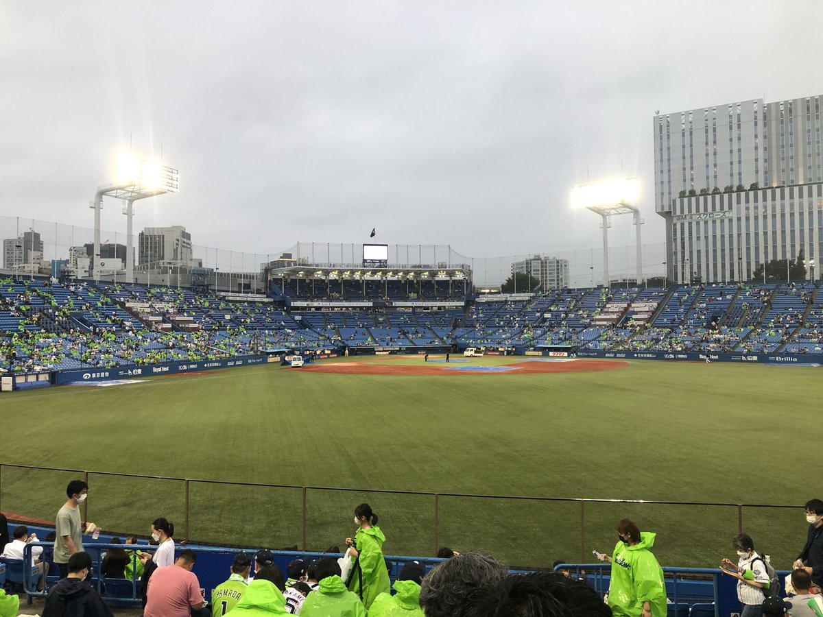 bluemoon_chr's tweet photo. おは神宮。 https://t.co/QADGeQZPaA