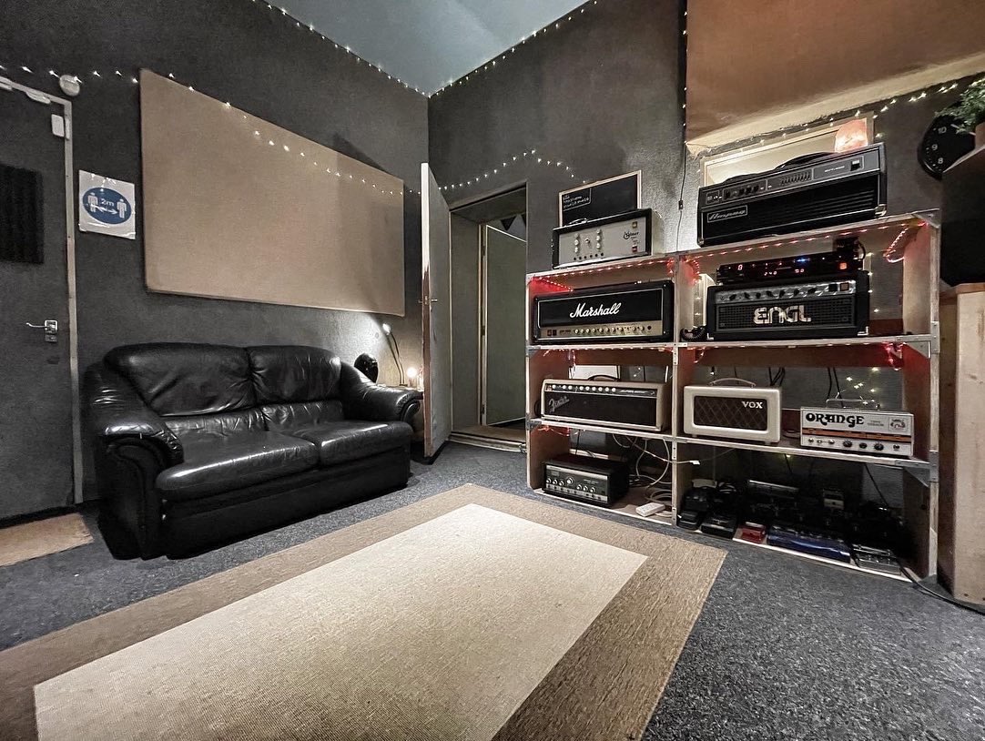 Mark Morrow Audio (@markmorrowaudio) on Twitter photo Want to make a record with me? I am currently booked up in the main studio until the end of February next year (BUT I may get some movements before this if you want to be added to my first
🔊 Listen to my showreel ~ tinyurl.com/MMAplayer2
📧 mark@markmorrowaudio.com Want to make a record with me? I am currently booked up in the main studio until the end of February next year (BUT I may get some movements before this if you want to be added to my first
🔊 Listen to my showreel ~ tinyurl.com/MMAplayer2
📧 mark@markmorrowaudio.com