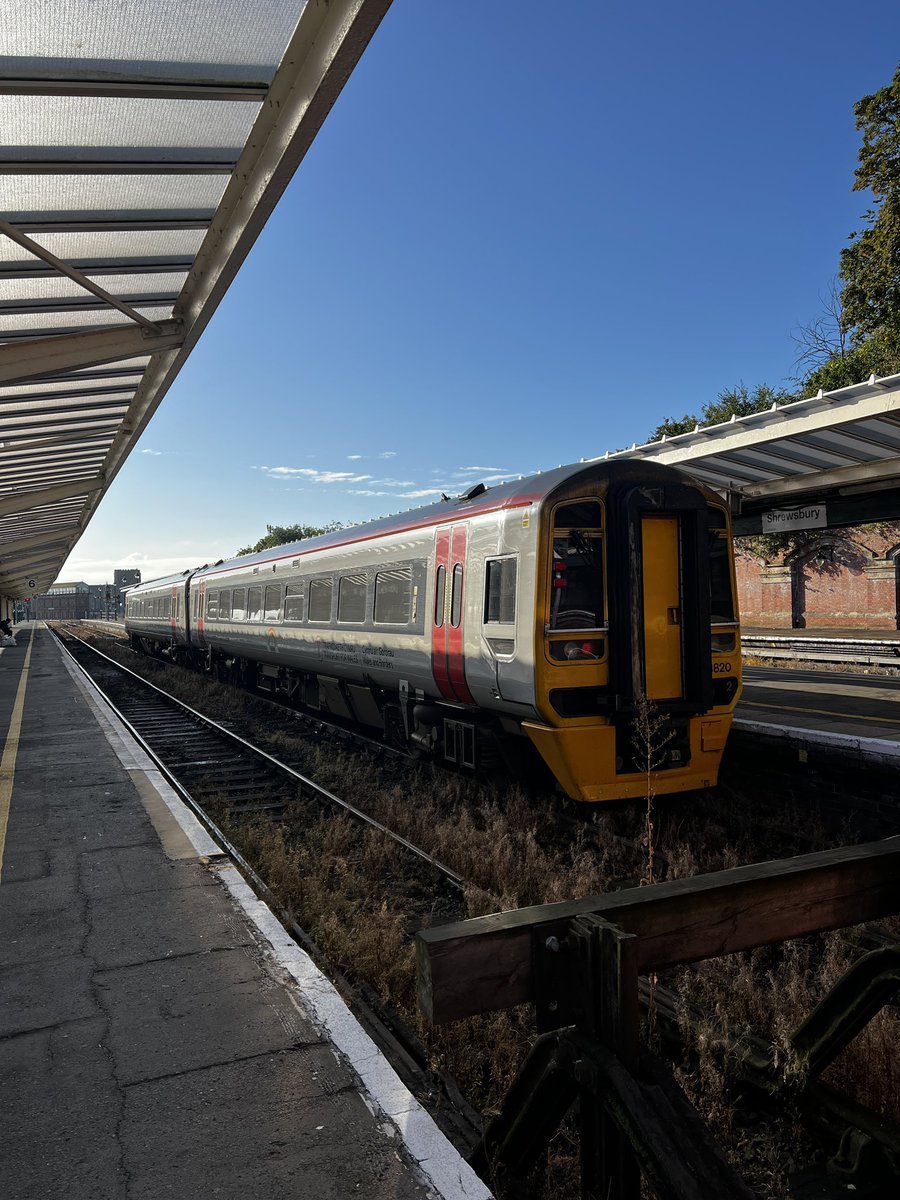 Shaunjenks's tweet photo. When you live in England and most of your train services are operated by the Welsh Government #BorderProblems https://t.co/4NHJcTxgXV
