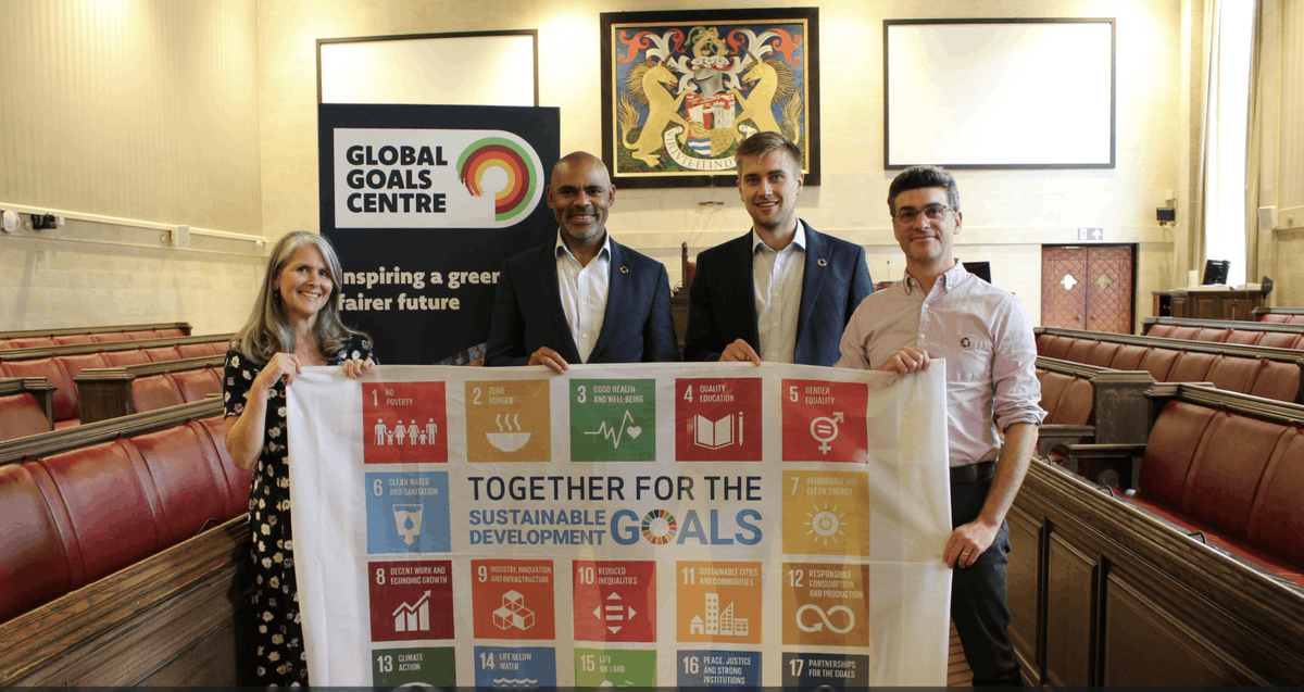 Together with @globalcompactUK we're raising an SDG flag to show our commitment to working #TogetherForTheSDGs to build a greener, fairer future for all 🌟

Here's our Project Lead Jenny proudly holding the flag with @MarvinJRees, @allanmacleod12 & @DrSeanFox #SDGs #GlobalGoals