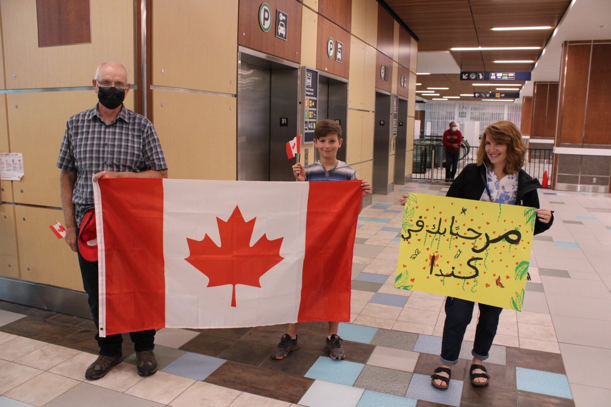 ReprtrPatHealey's tweet photo. Last night, I was with members of the HEART Society as they welcomed the Alshaikhali family to #NovaScotia at @HfxStanfield. The refugee family of five will call #EnfieldNS home. The three teens will be attending HERH (two boys) and one (a girl) to REC. #EastHants @JohnaNspc https://t.co/DCsX0q7el0