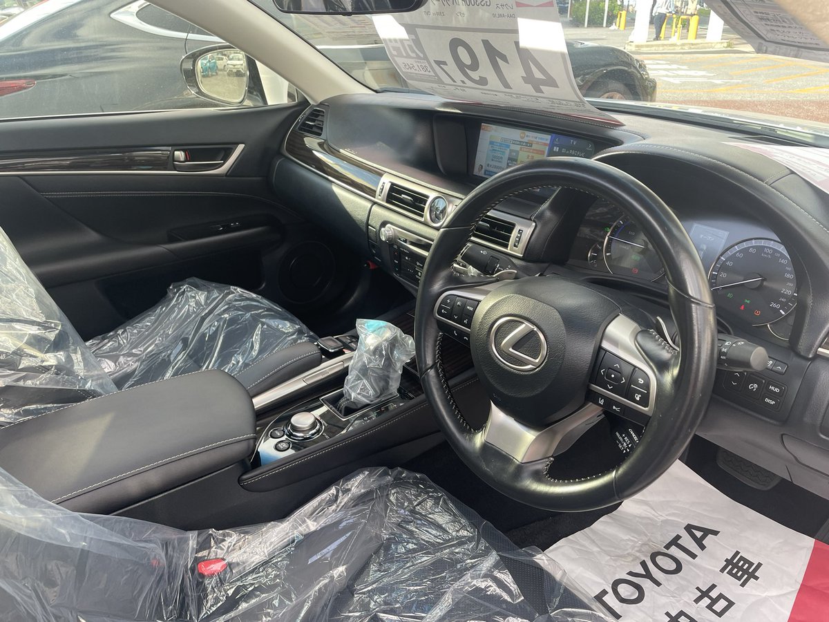 T_urasoe's tweet photo. こんにちはー!🤩
今日は浦添店オススメの中古車をご紹介します!!!
レクサス GS300h Iパッケージ
走行距離 5.9万km
総額 419万円〜
希少のFRセダン!!!
サンルーフ付き!!
このビシッと決まった一台を是非見に来てください!!🙌
#レクサス
#GS300h
#高里スタッフを探せ https://t.co/sWVwU9gmJo