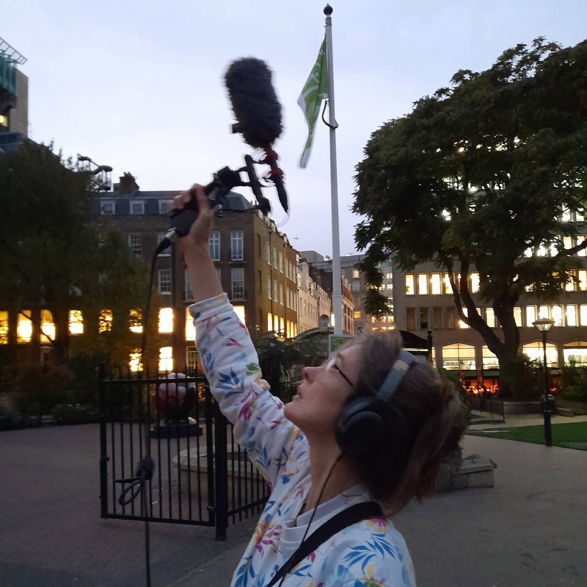 Recording the sound of flags at the #Watergate #Embankment #London for #MappingGender cc ⁦<a href="/AndersDuckworth/">Anders Duckworth</a>⁩ ⁦⁩ Premiere Wed 28th Sept @ThePlaceLondon get your tickets at theplace.org.uk/events/autumn-…