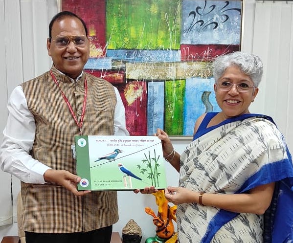 Dr Madhura Swaminathan, Chairperson #MSSRF greeted Dr Ashok Kumar Singh, Director Indian #Agriculture #Research Institute #IARI @icarindia - he presented a #book on #birds of ICAR-IARI campus titled: 'ICAR-IARI - a paradise of birds for Prof Swaminathan' @MadhuraFAS @HariharanGN