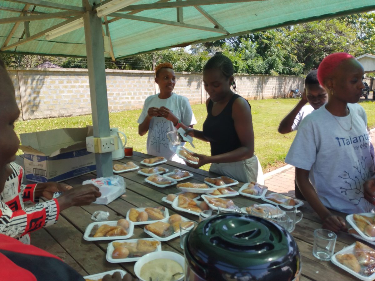 Pchessah's tweet photo. Breakfast 😀last session incoming! Last lap @GithongoKingori @creativeboxke @LakeHub @ElewaKenya https://t.co/k1cZ80k365