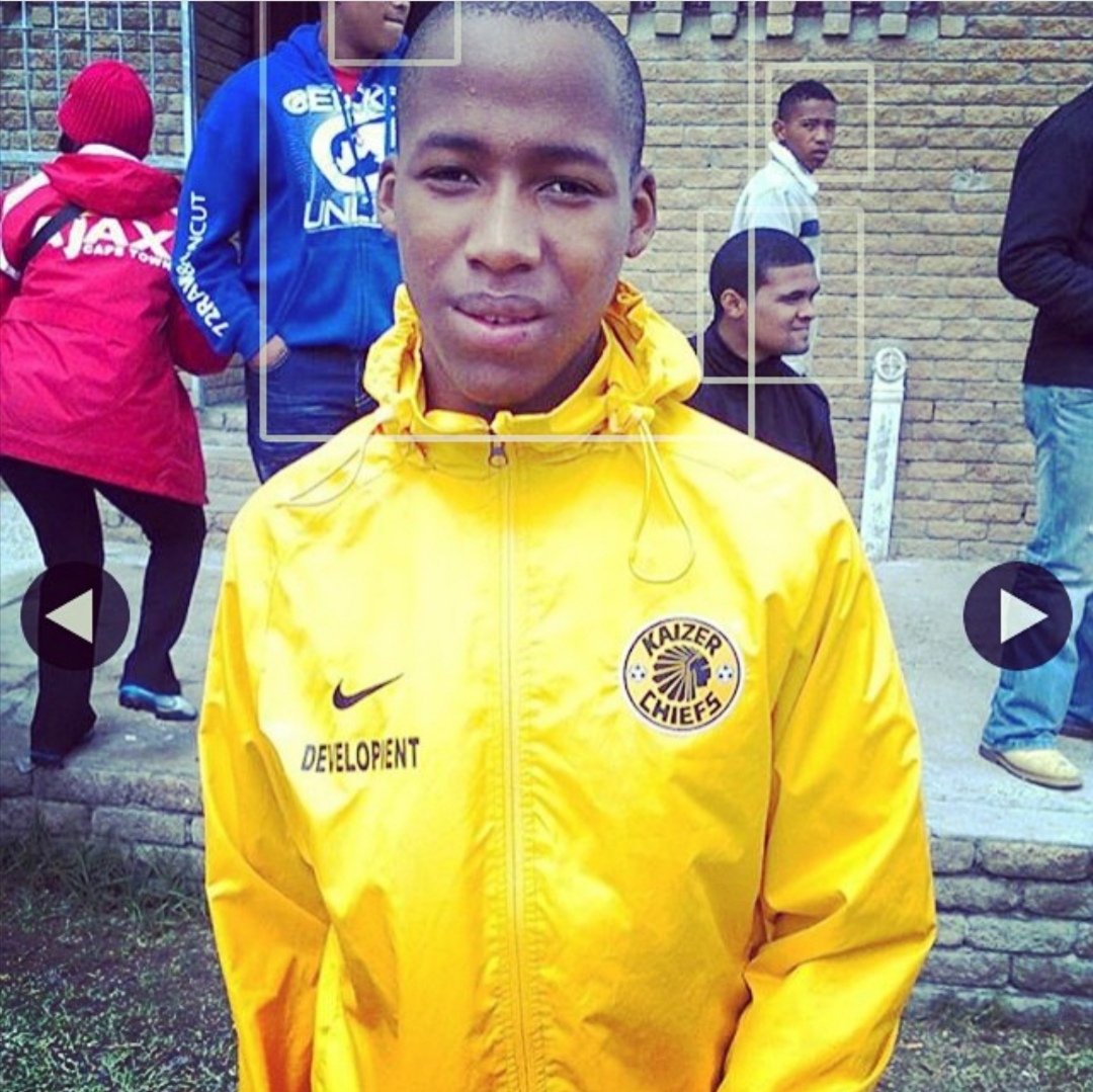 LuthandoZibeko's tweet photo. I never really get excited about Int football, different this time; so much talent in @BafanaBafana. How do you guys think they will fare v 🇧🇼? 

Bet for R20+ &amp; stand a chance to win a share of R750K! @Hollywoodbets  #ShiboboWithHollywoodbets

Bet here: https://t.co/EcyzorQHKV https://t.co/JSNOMIR8hs