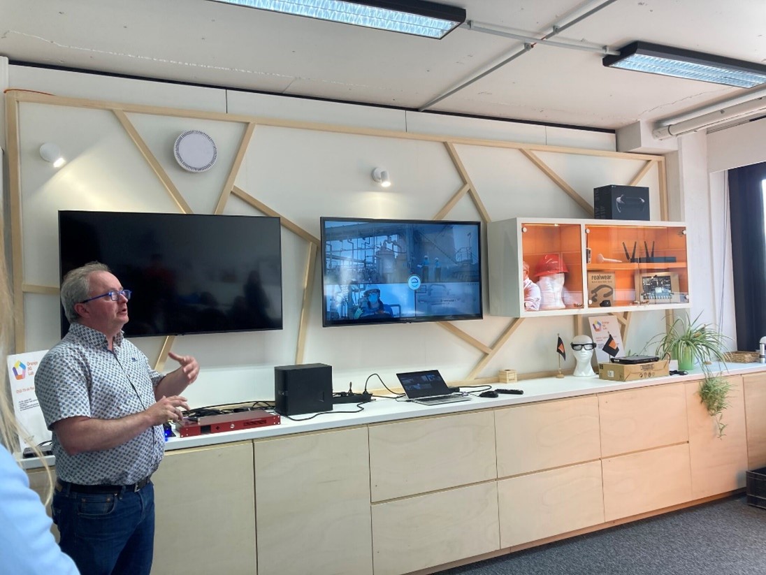 AllianceYufe's tweet photo. #YUFERING in Antwerp!🧳
"Enjoyed a 2-day visit to @UAntwerpen with the #YUFERING WP3 working group. We shared our best practices on ‘Flipped Knowledge Transfer’ and visited multidisciplinary Innovation Hubs in the Antwerp ecosystem: @TheBeacon_EU, #Vaccinopolis and #Blue_App." https://t.co/lj8H3I2eHz