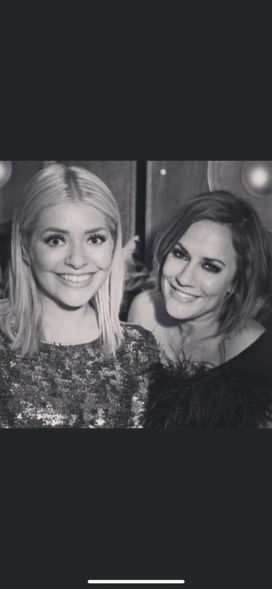 antimillar's tweet photo. @hollywills Look how happy they both looked

The girl on the right was hounded by the press over a petty argument with her boyfriend 

The girl on the left is now being hounded by the same press for something fucking petty, for not queuing while doing her job 

BE KIND https://t.co/mn7zA68rfm