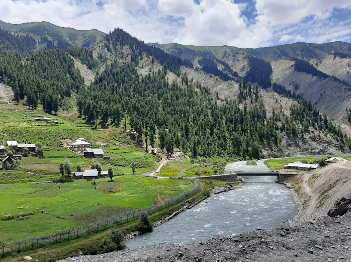 AniketBhide1183's tweet photo. #beautifulgurezvalley
#gureztourism
#incrediblegurez
#gogurez https://t.co/FOrUqqPfL5