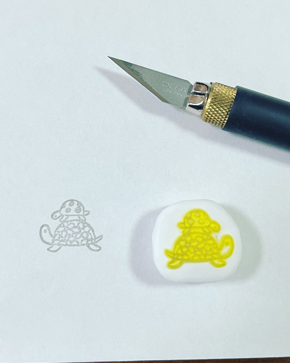 amuhanko478's tweet photo. 小さいカメの親子をホリホリ。
親ガメは花柄、子ガメは水玉(੭ˊ꒳​ˋ)੭
 #消しゴムはんこ #カメの親子 #かめ https://t.co/pd1KutI9cG