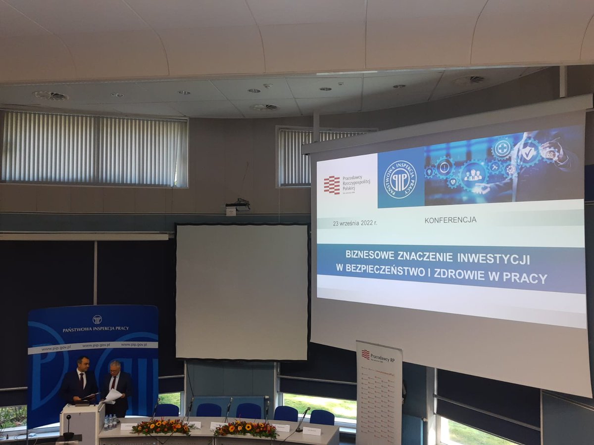 PracodawcyRP's tweet photo. 📢 Trwa konferencja „Biznesowe znaczenie inwestycji w bezp. i zdrowie w pracy” 🦺🧑‍🔧 Współorganizatorem są @PracodawcyRP.

#BHP @pipgip @g_hrycko @Prosiecki https://t.co/vVd6SHzApy