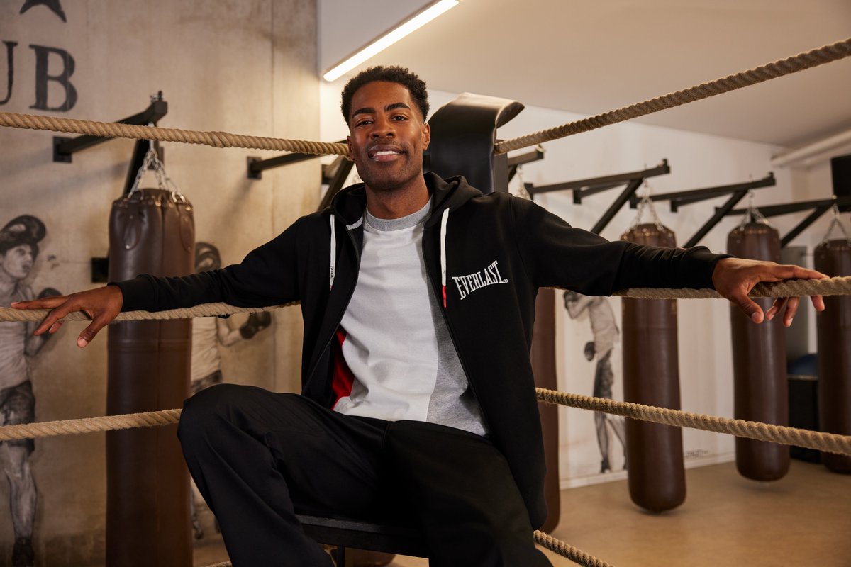 celio's tweet photo. Everlast en exclusivité chez celio 👊 
La nouvelle collection qui va mettre K.O. tout le monde https://t.co/uLLHBv4fs0 https://t.co/ZqpylBd7Js