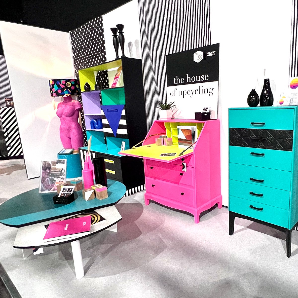 selectfirst's tweet image. We spent yesterday surrounded by design with a visit to #ldf2022 It was interesting to see how many exhibitors are #upcycling or using repurposed materials to make new and vibrant pieces. Here's a photo dump of our best bits. selectfirst.com/work #pr #design #socialmedia