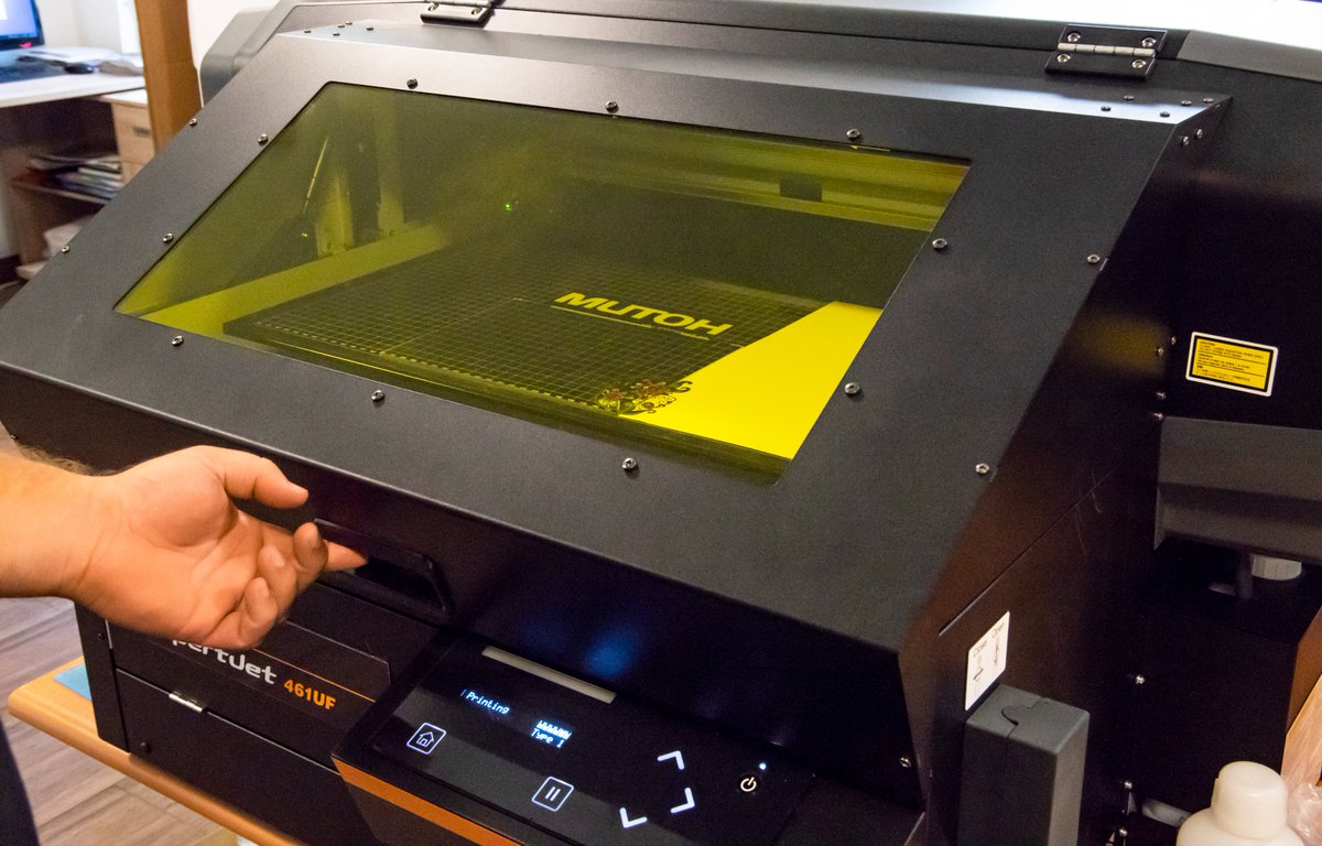 TepedeGroup's tweet photo. @MutohEurope XpertJet 461UF - The small format uv led printer offers a print area of 483 mm x 329 mm and can be setup in either CMYK or CMYK + White + Varnish
Discover special finishing like spotvarnish or special effects such as structures or embossing #digitalprinting #mutoh https://t.co/G1eqSohd3n