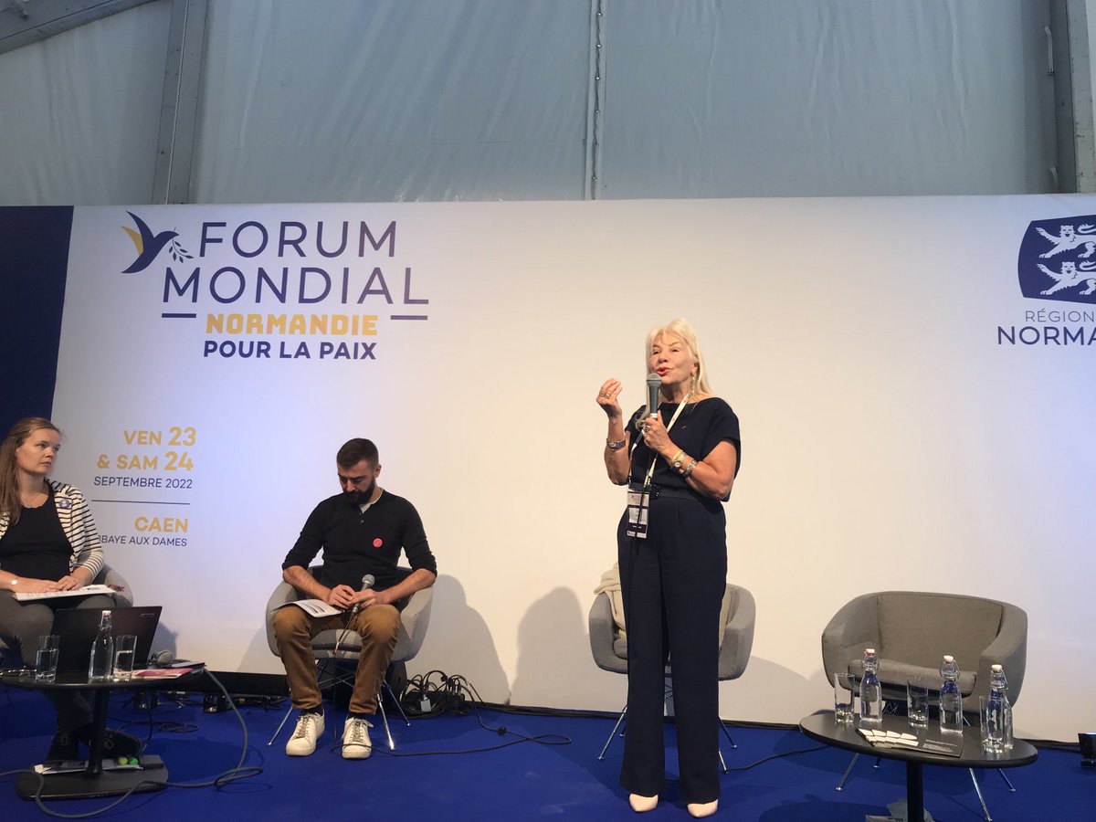 Magnifique discours d’ouverture de Nicole Ameline à #NormandiePourLaPaix : « les droits humains sont non négociables, il faut sauver cette planète au nom du bien commun ». « L’Humanité c’est plus important que l’identité ». Bravo à ⁦<a href="/2idhp/">Institut international des droits de l'Homme</a>⁩ !