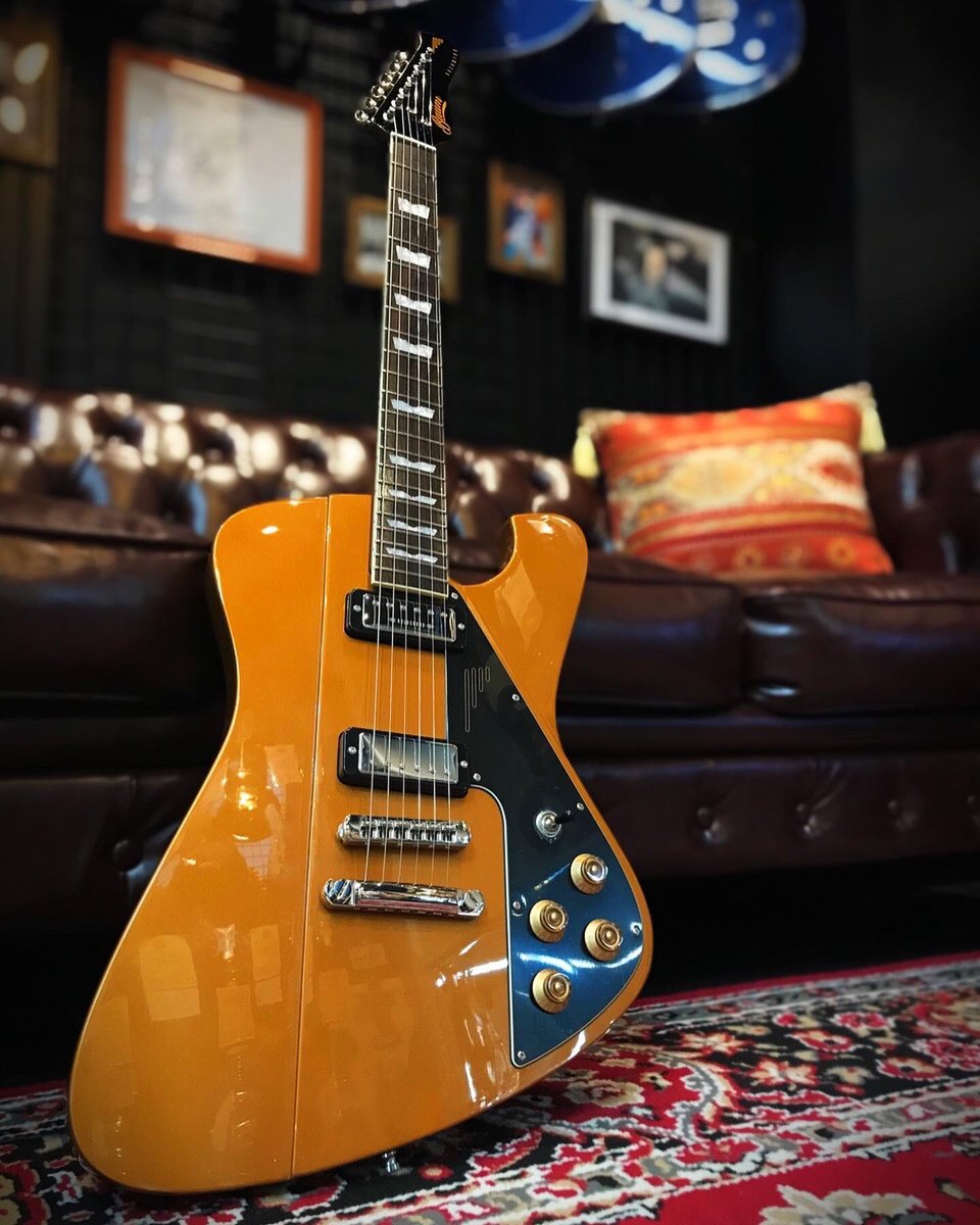 gakkicenter's tweet photo. ▼Baum Guitars Backwing, Inca Gold
https://t.co/51mw55dEFZ
#baumguitars #guitar #レトロモダン #denmark #minihumbuckers #baum #御茶ノ水楽器センター #バウムギターズ #ビザールギター #デンマーク #incagold https://t.co/yNGqQViF0Q