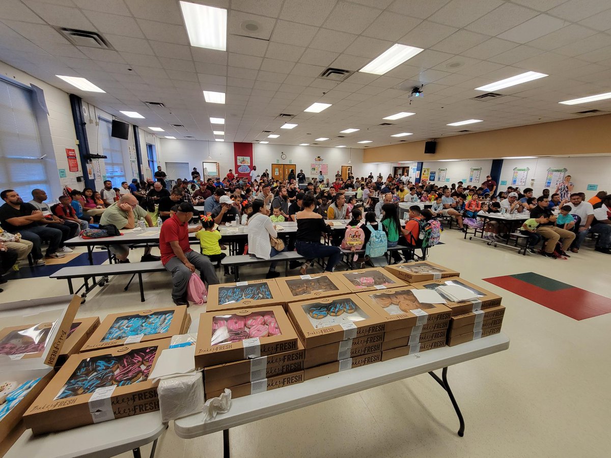 JSifuentes20's tweet photo. Our first @AllProDad meet at @ASJohnston1 was a success! I want to thank all the dads, uncles, grandfathers, brothers and cousins that came out today as well as my Johnston family for the help and support! I can't wait for our next meeting!!! #Positivity #AllProDad #JaguarNation https://t.co/EC6Ttd6jYE