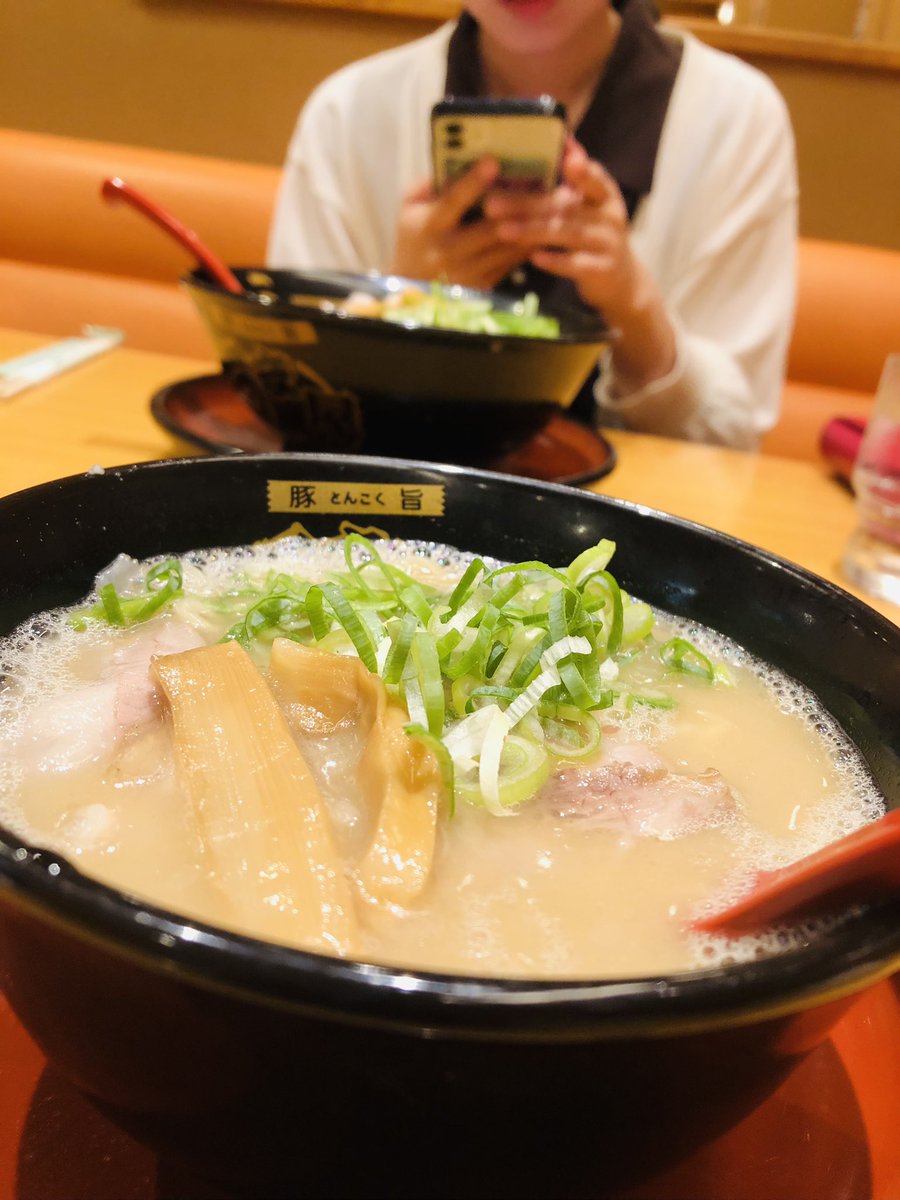037ibuki's tweet photo. 連休は雨続きだけど
あったかくて美味しいラーメンを食べればきっと幸せになれるよ！！！🍜

#愛知県 #ラーメン #らーめん 
#家系ラーメン 
#醤油ラーメン
#味噌ラーメン
#麺スキー #麺活 #飯テロ 
#ラーメン好きな人と繋がりたい https://t.co/9ktAFfoJEy