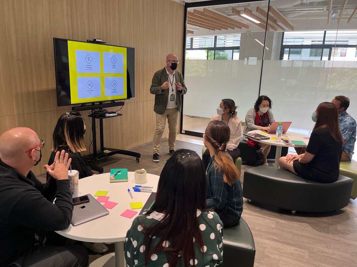 sami_yosef's tweet photo. “The main tenet of design thinking is empathy for the people you're trying to design for. Leadership is exactly the same thing - building empathy for the people that you're entrusted to help.”

Capturing a snapshot of how we design for our users
#designthinking #davidkelley https://t.co/XweuQcn8V2