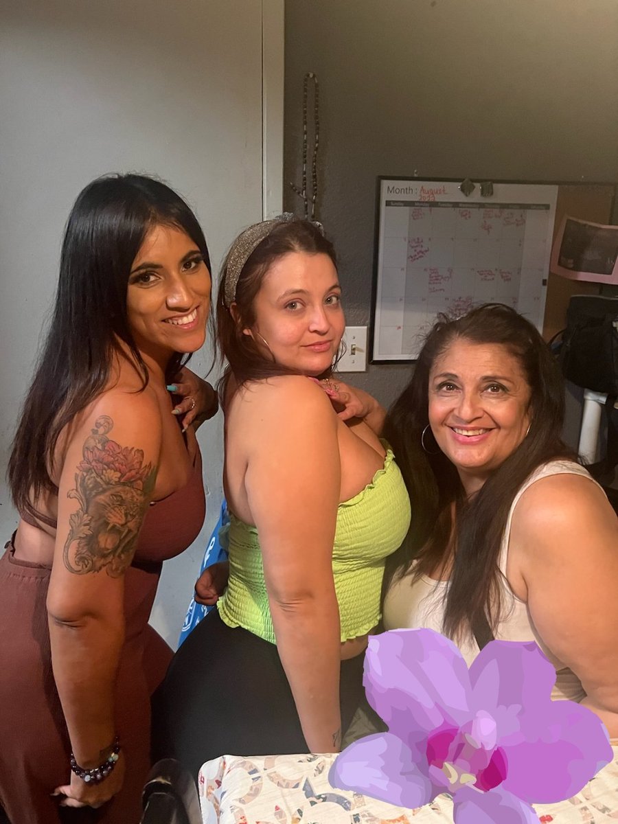 ERICKAJADE's tweet photo. Photo from the end of last month that I forgot to post #family #familia #goodblood #goodgenes https://t.co/1e4E2rthBq