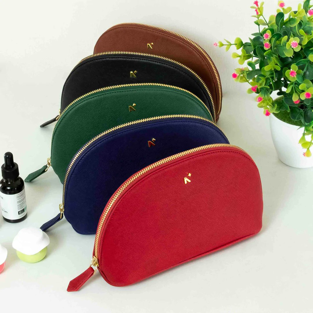 Love for cosmetic pouch!

#atelierneorah #cosmeticpouch  #neorah1969 #neorahpouches #cosmeti #storeyourthings #makeup #cosmetics #travel #travelkit #accessories #ecofriendly #ttravelfriendly #spacious #classy #organizer #madeforyou #handmade #gifts #styling #luxury