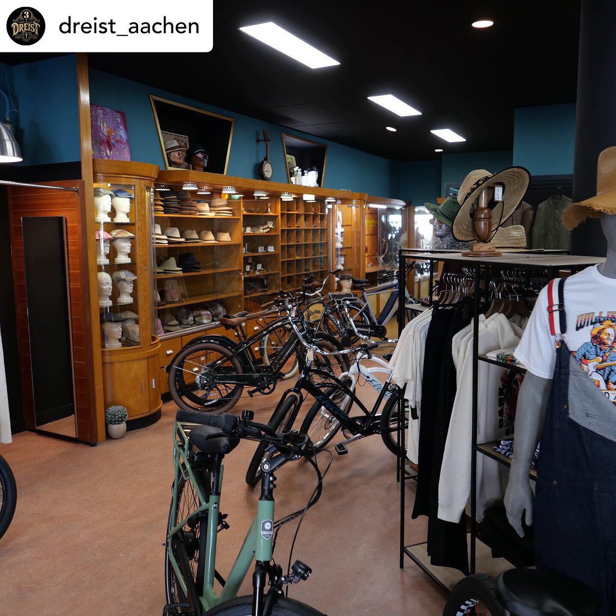 FietsTempelNL's tweet photo. Danke! #repost #Dreist #aachen LIEBE LEUT! Hier müsst ihr unbedingt mal hin. Ein Store nach unseren Herzen! Die Straße lebt. Der Laden lebt. Alles bezüglich Streetbikes (Elektro oder nicht), streetwear, caps, Hüte… Dazu eine Werkstatt für Fahrräder aller Art. 
Schönes Konzept! https://t.co/GAUoGxCKFT