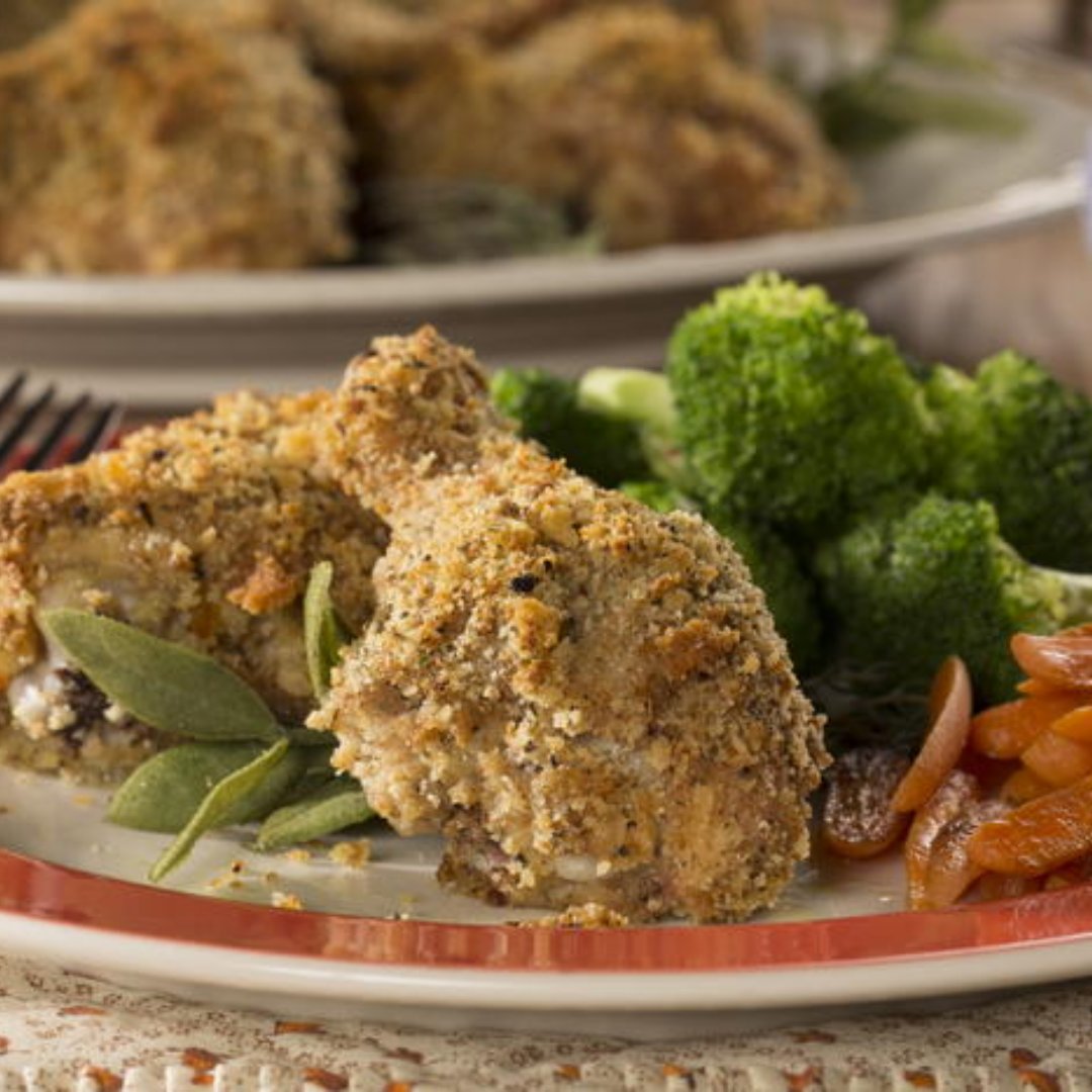 Celebrate #NationalChickenMonth with this delicious recipe: Crispy-Coat Chicken 🍗

Find your recipe here: shopassociated.com/recipes/recipe…

*Courtesy of Mr. Food Test Kitchen