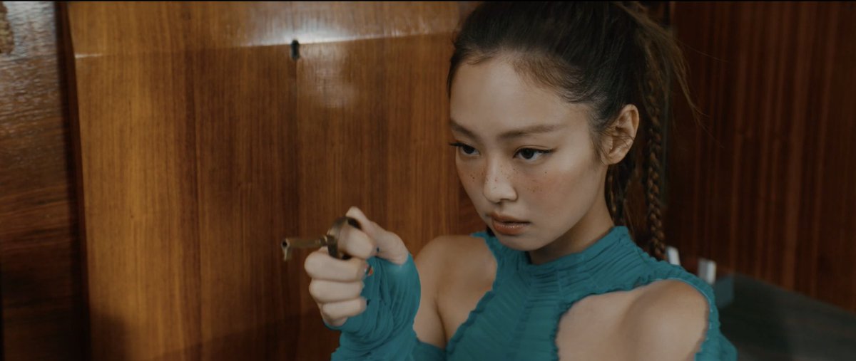 hater327's tweet photo. jennie for tamburins https://t.co/ibW0HPC7rK