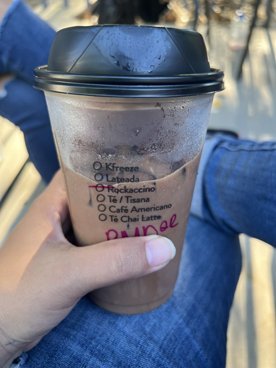 cheliggf's tweet photo. Gracias @caffenio por ayudarme a aguantar los desvelos por defender mis derechos laborales. 💖 https://t.co/6SLd602E1h